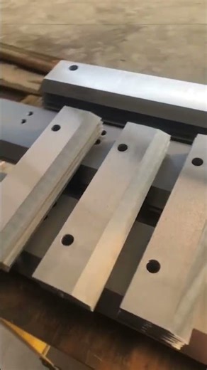 HSS vs. Carbide-Tipped: Choosing the Right Guillotine Blade for Your Needs #precisioncutting