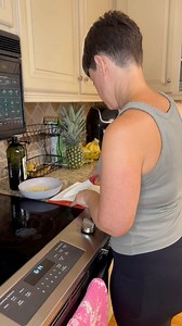 Cheeks out, haters in line 🍑😂 Joel Battle #fyp #humor #hatersaremymotivators #confident | Hannah Dickson