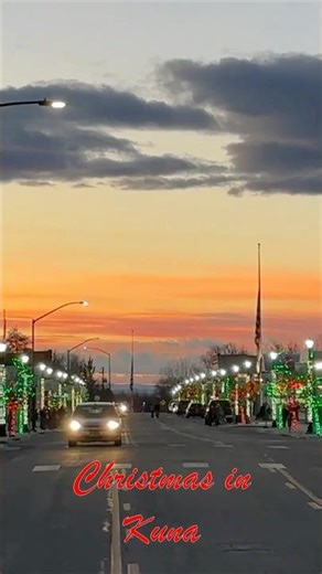 Kuna, Idaho Night Light Christmas Parade #idaho #christmas #kuna #santaclaus