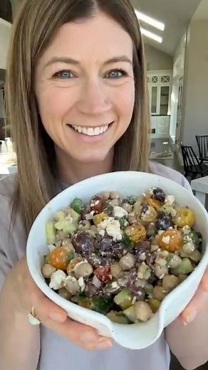 Mediterranean Chickpea Salad (BEST Meal Prep Salad!)
