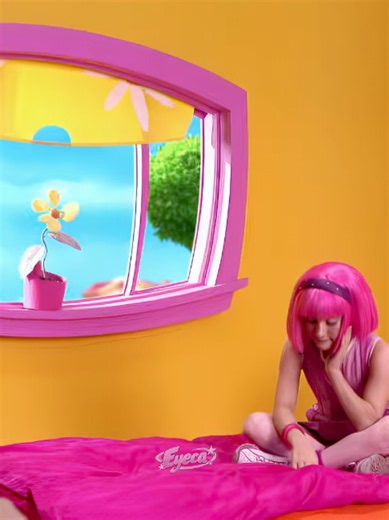 LazyTown Stephanie dance clip