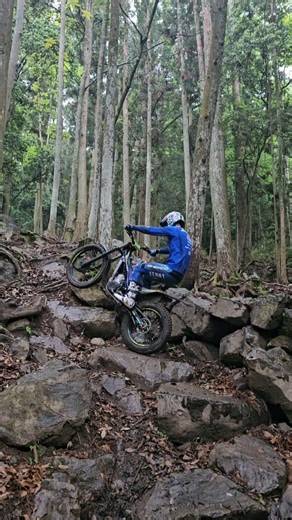 Can we climb this cliff? Pushing the limits of trials! #biketrials #SHERCO #amazingtechniques