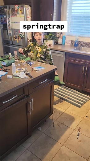 cardboard diy #springtrap #fivenightsatfreddy #diy #fnaf #cosplay | spring trap