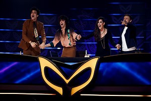 Los investigadores de ‘Mask Singer’ se lanzan con un ‘total four’ sobre la identidad del Camaleón