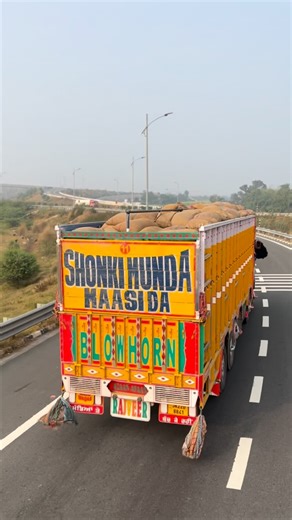 Sethi Xpress on Instagram: "M E H N A T 😞 . . . . . . . . . . . . . . . #trucklifestyle🦅❤️ #sethixpress #shorts #instamood #reels #trucklifestyle #short #trend #drivinglovers❤️💫"