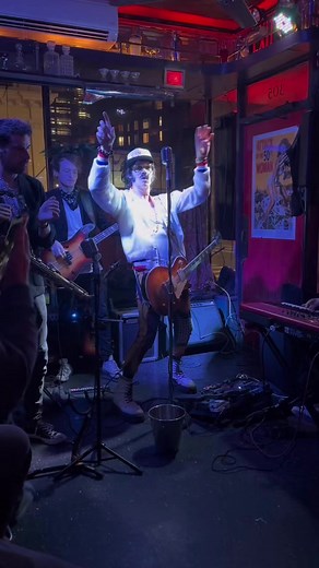 This ain’t your daddy’s blues!! #rocknroll #lightninghopkins #mojokertotiktok #vintage #vintagevibes #guitartok #dance