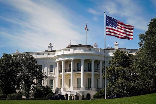 US gov't reportedly in talks to buy quantum stocks. Here's why.