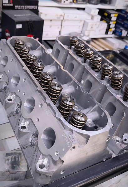 (Lingenfelter) Cylinder Head CNC Ported GM LS3 Aluminum, Chamber Volume: 66.1 cc's Pair🔥😍 #hea #cylinder #lingenfelter #fyp #topspeed #performance #parts #tiktok #reels #ig #usa #uae