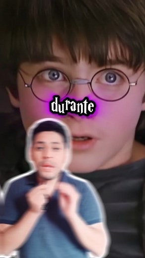 😱 ¡HARRY POTTER ERA EL BULLY! LA VEZ QUE MOLESTABA A DUDLEY DURSLEY Y NADIE QUIERE RECORDARLO 😨 Cuando pensamos en Harry Potter, lo imaginamos como el héroe, el valiente gryffindor que luchó contra Voldemort, dominó hechizos como expelliarmus y protegió al Wizarding World. Pero… ¿y si te dijera que en su infancia, también fue quien molestaba a su primo Dudley Dursley? #hermione #harrypotter #hogwarts #dracomalfoy #voldemort 😬 ¡Así es! Harry no siempre fue un santo. Aunque los Dursley lo trata