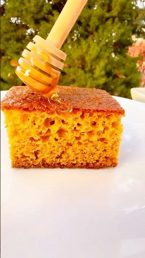 This honey cake is one bowl, easy to make and bakes in 30 minutes #cakebake