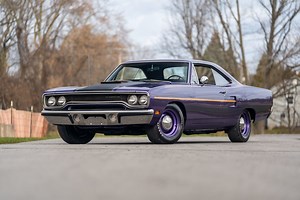 World's Most Expensive: 1970 Plymouth Hemi Road Runner Sells for Record Price