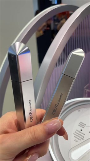 Volumizing vs. Lengthening Mascara: Which is Best for Flourishing Lashes?