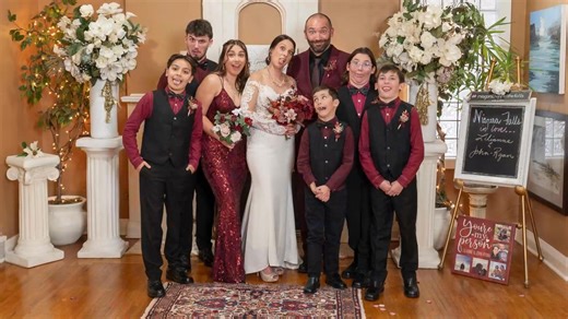 ## Niagara Wedding Chapel Niagara Wedding Chapel is the perfect spot for your small wedding or elopement in Niagara Falls, Ontario. Experience one of the best wedding chapels in Niagara Falls, Ontario at our location in the heart of Niagara on historical Lundy's Lane, a little gem in the middle of one of the most famous cities in the world. . The world famous Niagara Wedding Chapel. The chapel captures the essence of Niagara and has built its legacy through a tradition of excellence and elegance