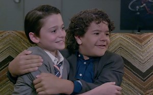 【怪奇物语｜物料】主演们碰到“灵异现象”被吓，胆小勿入！Stranger Things Cast Gets Scared! ! Netflix