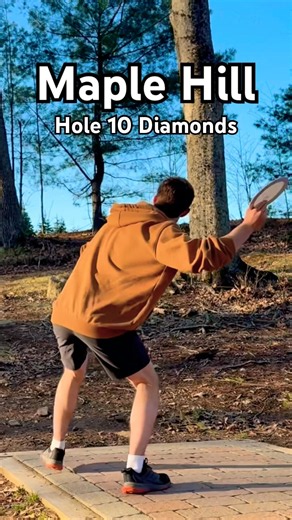 Matt Long hit the angle perfectly on Hole 10 Diamonds at Maple Hill #pdga #discgolf #maplehill