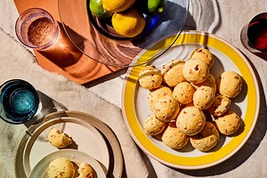 Chipá (Yuca and Cheese Bread)