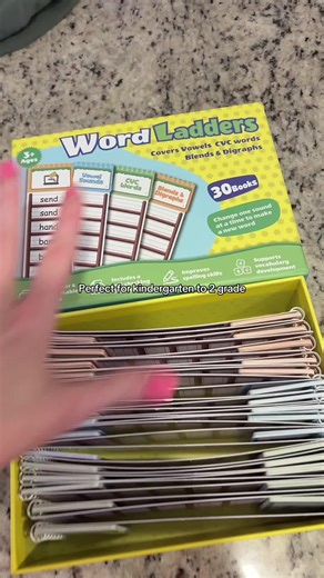 If your child is learning to read, this Word Ladders set is a GAME-CHANGER 📚✨ Each flip book helps kids build confidence by changing just one letter at a time, making reading and spelling feel fun instead of frustrating. We love how it covers CVC words, vowel sounds, blends, and digraphs, all in a hands-on way that actually sticks. Perfect for toddlers, preschoolers, kindergarten, and early elementary, whether you’re homeschooling or just want extra learning at home. No screens, no pressure—jus