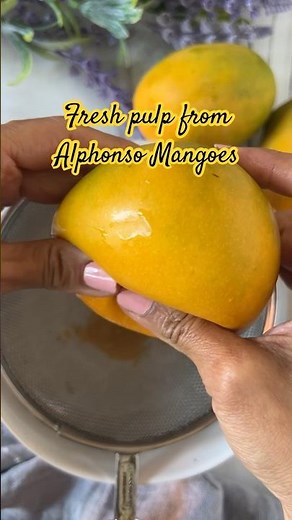 How to make fresh mango pulp with no equipment. #alphonsomango #mangoras #kitchenhacks #mangoseason