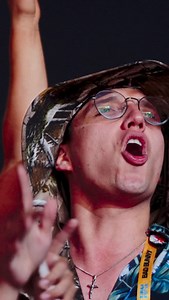 Así se perrea en Chile en el DeBÍ TiRAR MáS FOToS World Tour de @badbunnypr 🥵🔥 🎥: @neva.prod #BizarroLiveCL #BizarroLive #BizarroCL #BadBunny | Bizarro Live Entertainment