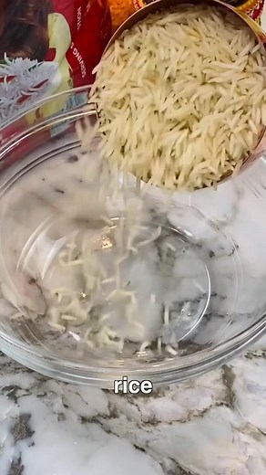 2.4M views · 10K reactions | EASY Rice Kheer recipe 杖杖杖⁠⁠We LOVE this easy rice pudding recipe with hands-off cooking! Add all the ingredients to the Instant Pot, pressure cook, garnish and enjoy! The full recipe is in comments #kheer #diwali #easyrecipes #dessertsofinstagram #indianrecipes #indiancuisine | Ministry of Curry | Facebook