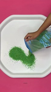 3.7K views | Try making an easy sensory Easter tray using bases like rice, combined with scoops, Easter chicks, and other loose parts 讀 | Early Years Resources | Facebook