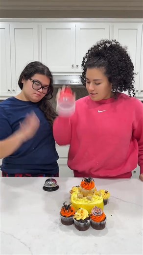 Izzy was so mad #dontringthebell #izzyandmary #cupcake ##lifewithbrothers##fyp #fypreelsシ゚viralシ #foryouシpage #trendingreel #reelschallenge | Izzyandmarysdadd