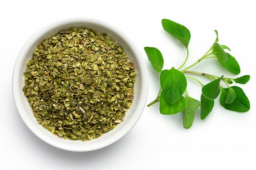オレガノとはどんなハーブ？使い方やレシピをご紹介 | デリッシュキッチン