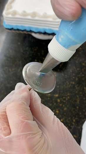 How to create a rose? #howto #tutorial #realtime #rose #cakedecorating | Krumm Kake