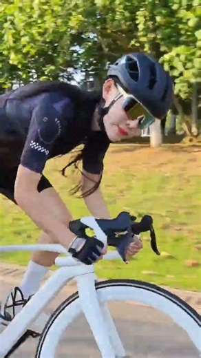 #outdoorcycling #cycling #beginnerexercise #strongabs