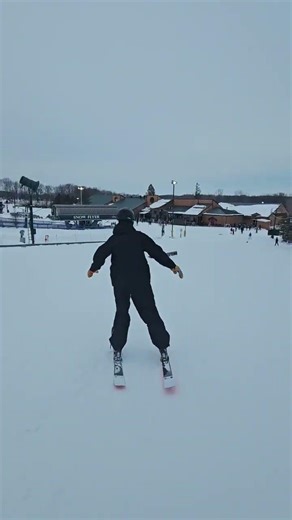 Rail Line at Bittersweet Ski Resort #parkskiing #skiingstunts #skiing