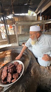 100 Years Old baba Cooking Chapli Kabab | Khan Foods