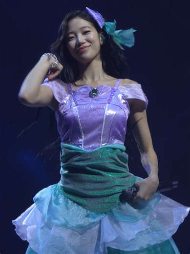 Princess Ariel dances to Smart by LE SSERAFIM