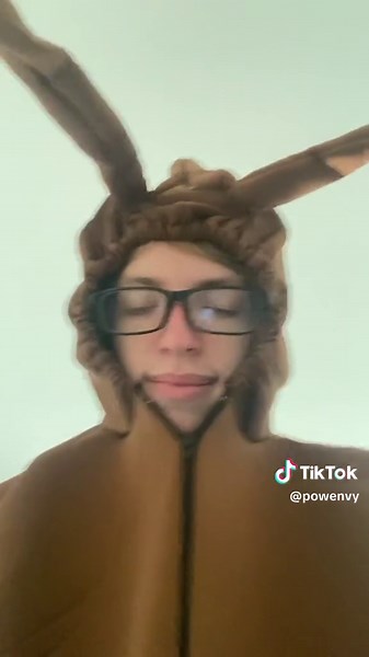 This might be the coolest roach costume of all time #halloween #costume #cosplay #powenvy