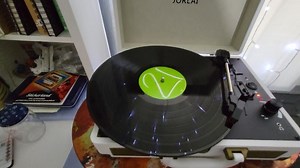 Watch Adele 21 Vinyl Album on Amazon Live