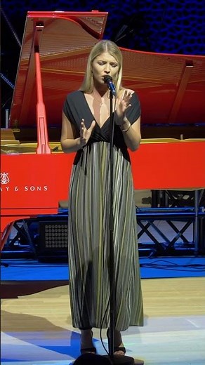 Nicole Cross emotionale live performance | Channel Aid Concerts #shorts