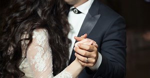 Wedding Waltz Songs: 40 Charming Ideas For Wedding Playlist