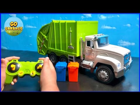 Realistic RC Recycling Truck! Driven by Battat Standard Series Unboxing & Testing