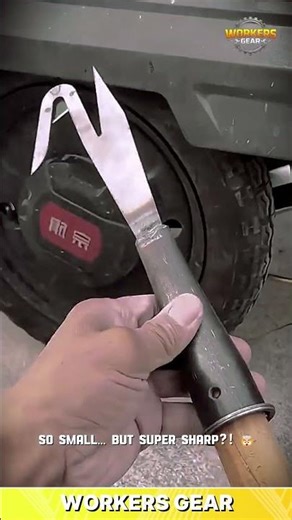 Compact Multi Blade Cutter Tool for Pruning Branches and Removing Twigs in Tight Tree Areas