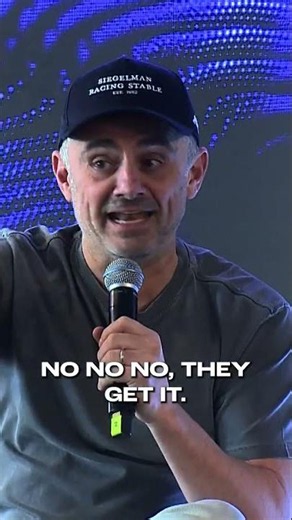 ‪@garyvee‬: stop blaming your customers!