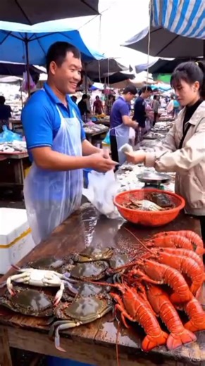 Exploring China’s Traditional Meat Markets: The Story of the Giant Snake Trade 🐍🇨🇳 #streetfood