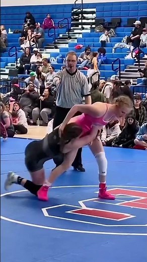 Sie gewinnt alles mit nur einem Move 😳🤼‍♀️.