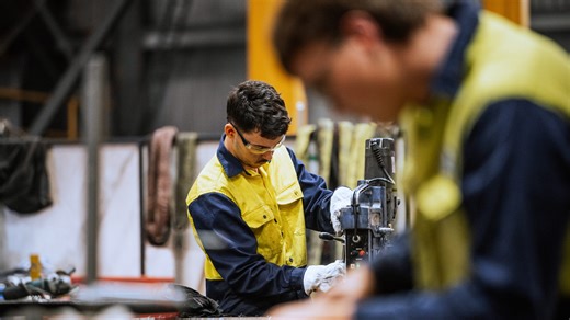 Job hugging is the latest trend replacing job hopping as the labor market slows and workers find new jobs scarce. | Milwaukee Journal Sentinel