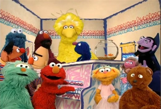 Everybody is welcome to sing with Elmo! If you don't know the words, that's okay. Your friends are here to help! ❤️ | Elmo