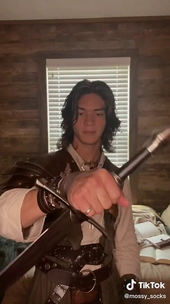 christian 𓍊𓋼 (@mossy_socks) - what if i just went to sleep and woke up when “adventurer” becomes a globally-recognized profession #dnd #lotr #fantasy #larp #dungeonsanddragons #renaissance #renfaire #lordoftherings #narnia #princecaspian