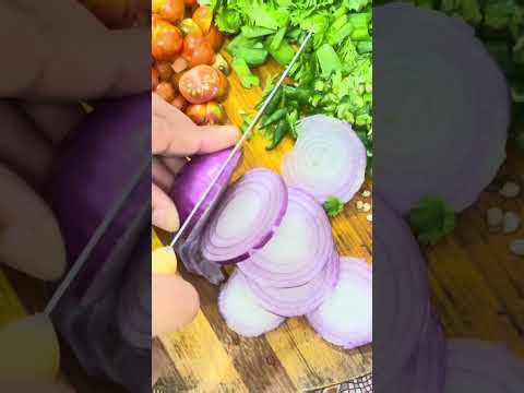 How to Make a Gut-Healing Probiotic Spinach Salad in 5 Minutes.