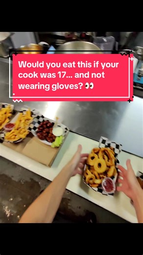 Would you eat this if your cook was 17… and not wearing gloves? 👀 Let me know 👇 #nogloves #cooking #RangeCooksByStat #49ers #17yearsold