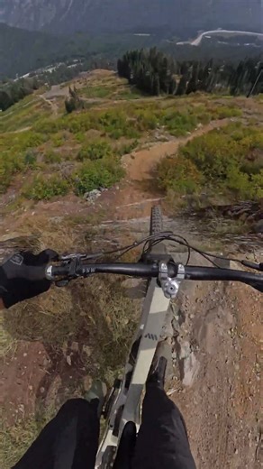 A few INTENSE rock features to start out this trail!