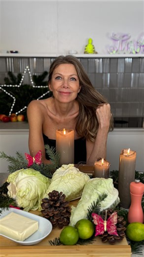 Ursula Karven on Instagram: "Geschmorter Spitzkohl mit Miso-Buttersauce 🥬⭐️🙏🏼 Zergeht auf der Zunge - ein absoluter Traum!! ✨ Zutaten: Spitzkohl Vegane Butter (zum Anbraten 1 EL & für die Sauce 3/4 Stück Butter) Misopaste (2 große EL) Salz Saft einer Limette Und so geht’s: Spitzkohl längs halbieren und in veganer Butter anbraten. Den angebratenen Kohl auf ein Backblech geben, mit Olivenöl beträufeln und für 30min bei 200° Ober/-Unterhitze ab in den Ofen. Die Misosauce bestehend aus zerlassene