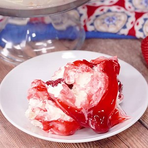 One our family favorites is this Strawberry Angel Fluff! It can be made gluten-free or gluten-filled, plus with a variety of fruit fillings. Strawberry Angel Fluff is perfect for a summer dessert or anytime of the year! Strawberry Angel Fluff - http://www.mommyhatescooking.com/strawberry-angel-fluff | Mommy Hates Cooking