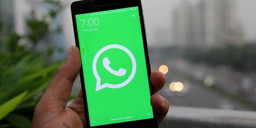 How to make a call on WhatsApp to a single person or a group of friends